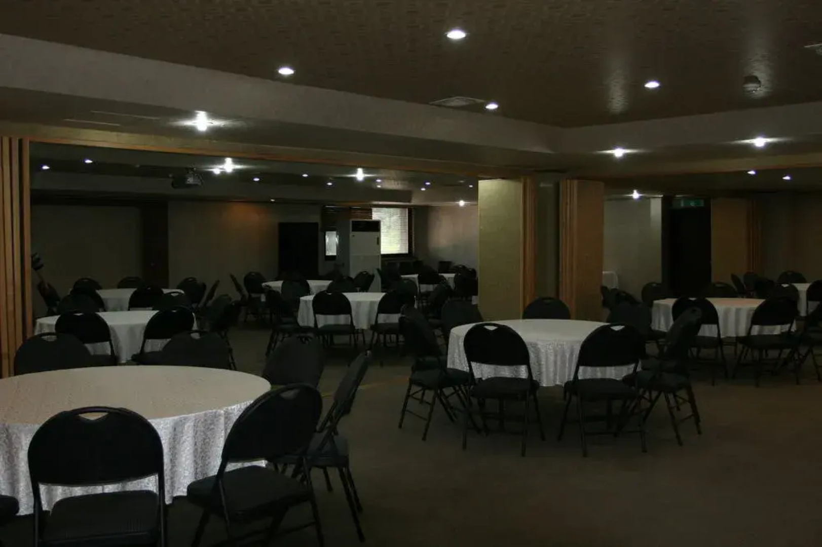 UN Tourist Hotel