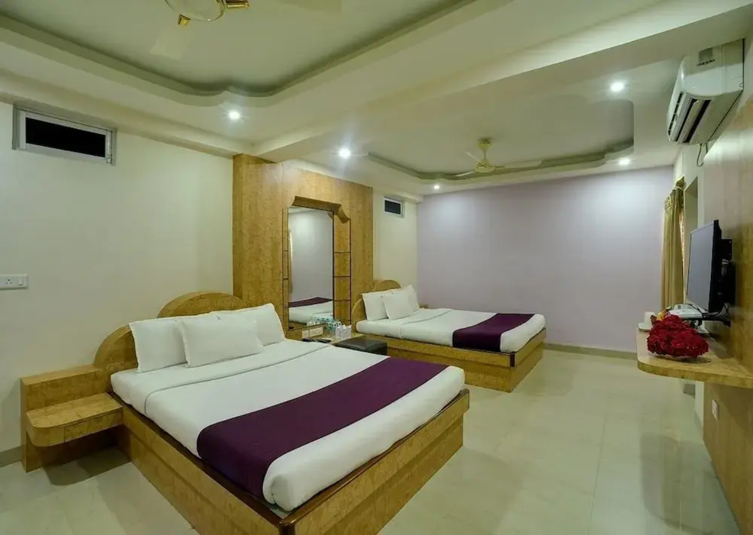 Cozzet Hotel