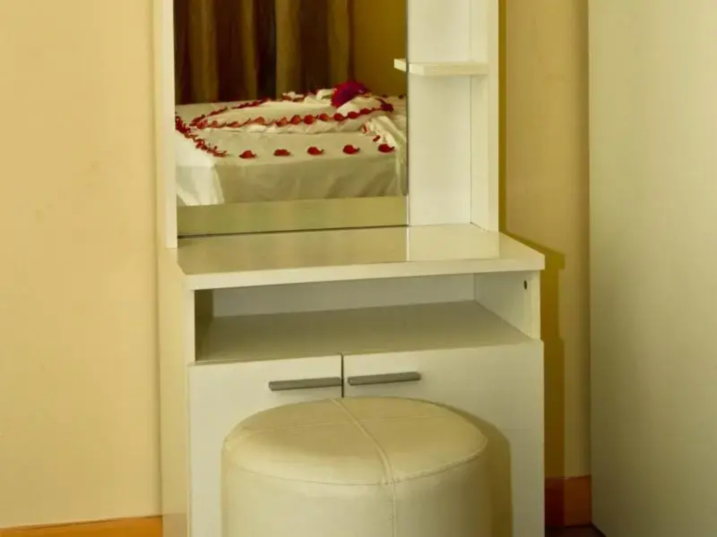 Holhudhoo Inn Maldives