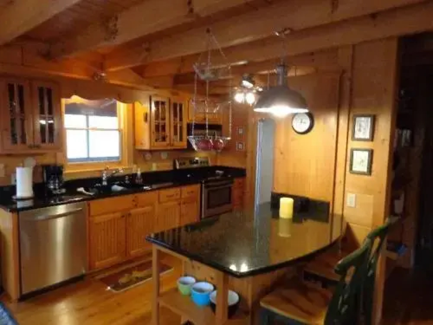 Laurel Haven - 2 Br home by RedAwning