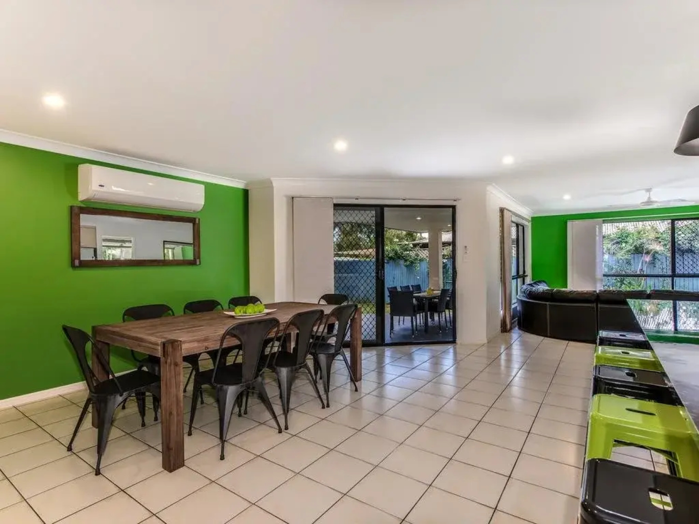 Coolum Waves Pet Friendly Holiday House