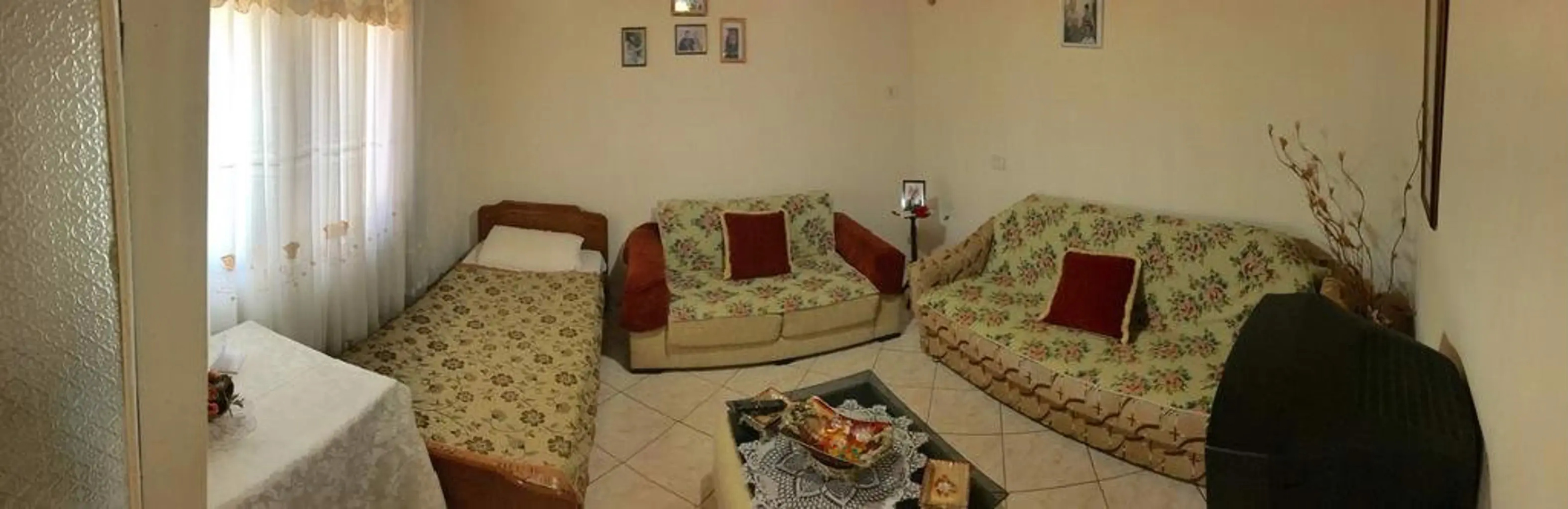 Flora's Guesthouse