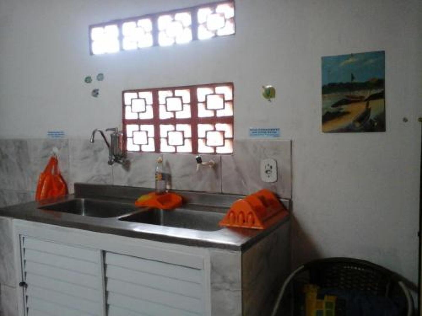 Kitnet no 1º Piso, a 300m da Praia do Morro