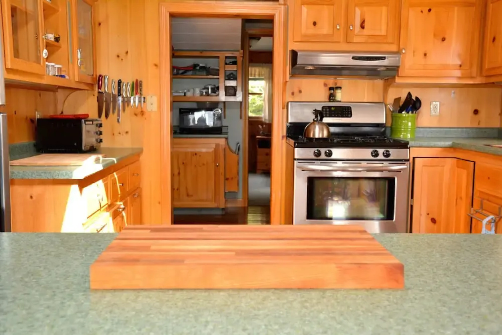 Picturesque Island Cottage 2 Bedrooms 2 Bathrooms Home