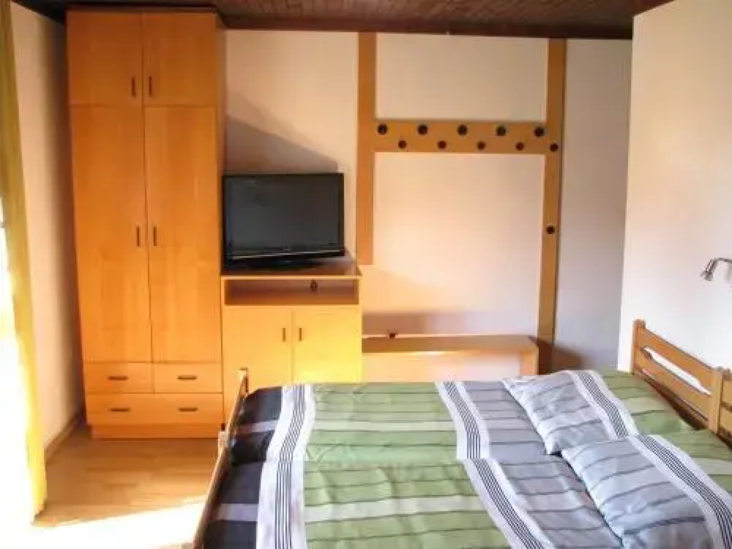 Apartments and Rooms Milena