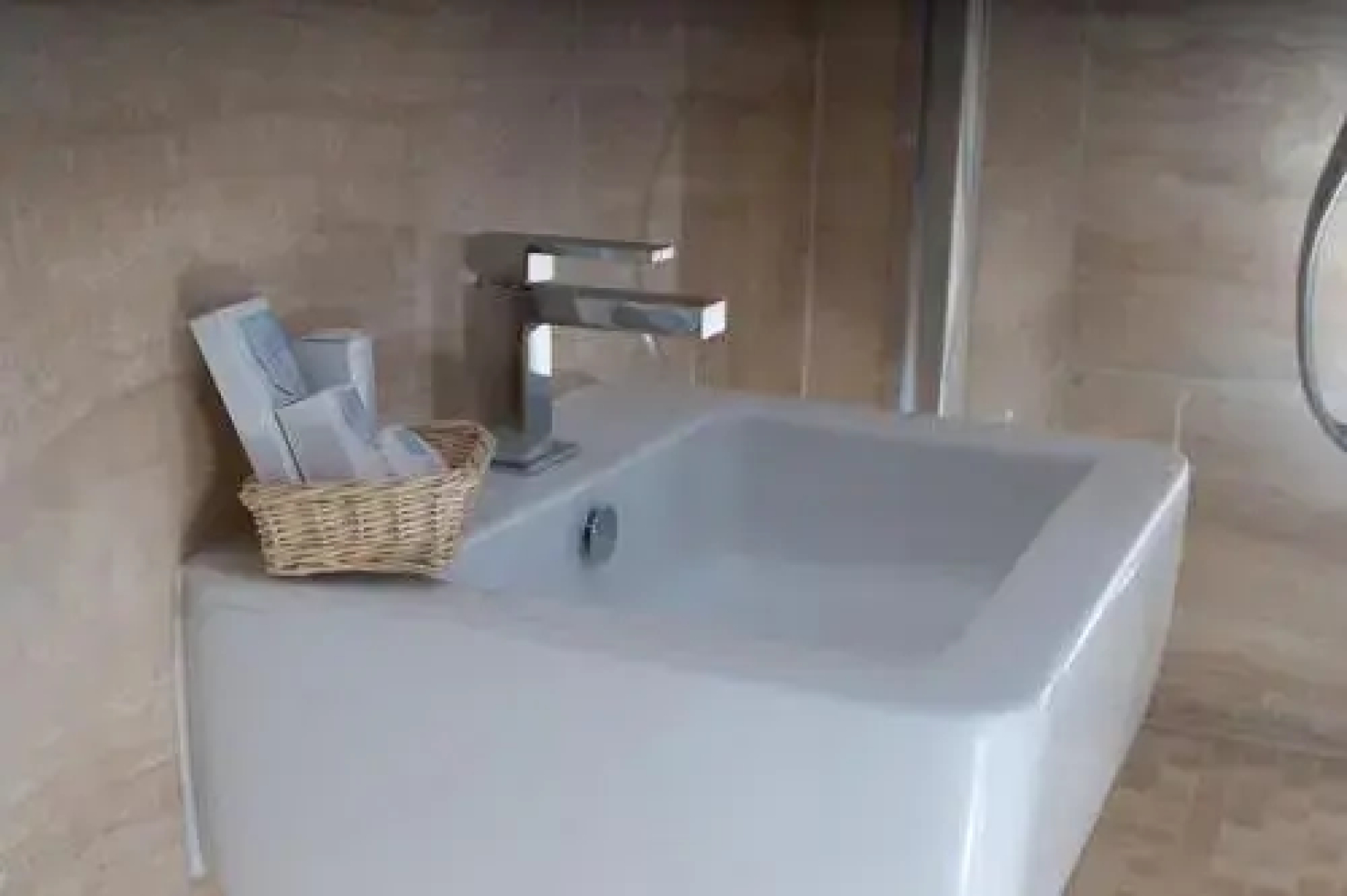 Marinos Aparthotel