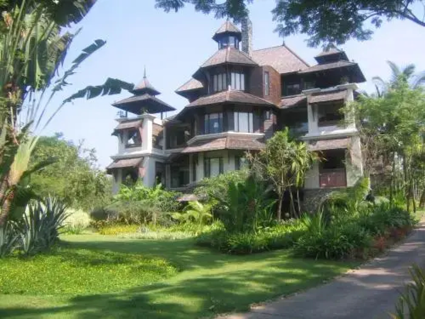 Lana Thai Villa