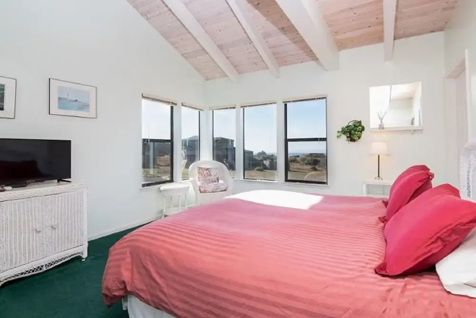 Rosebud 3 Br home by RedAwning