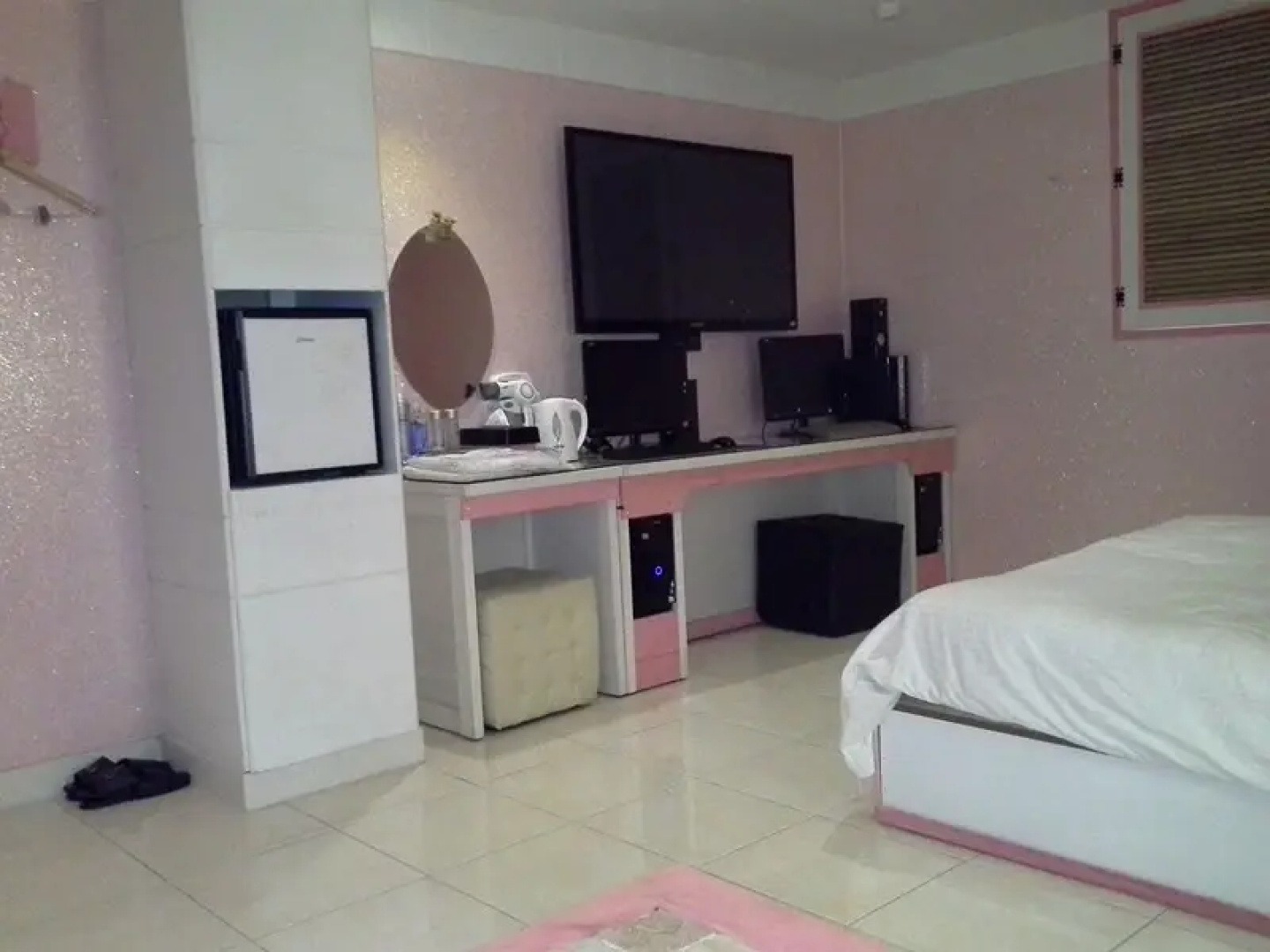Hotel C&