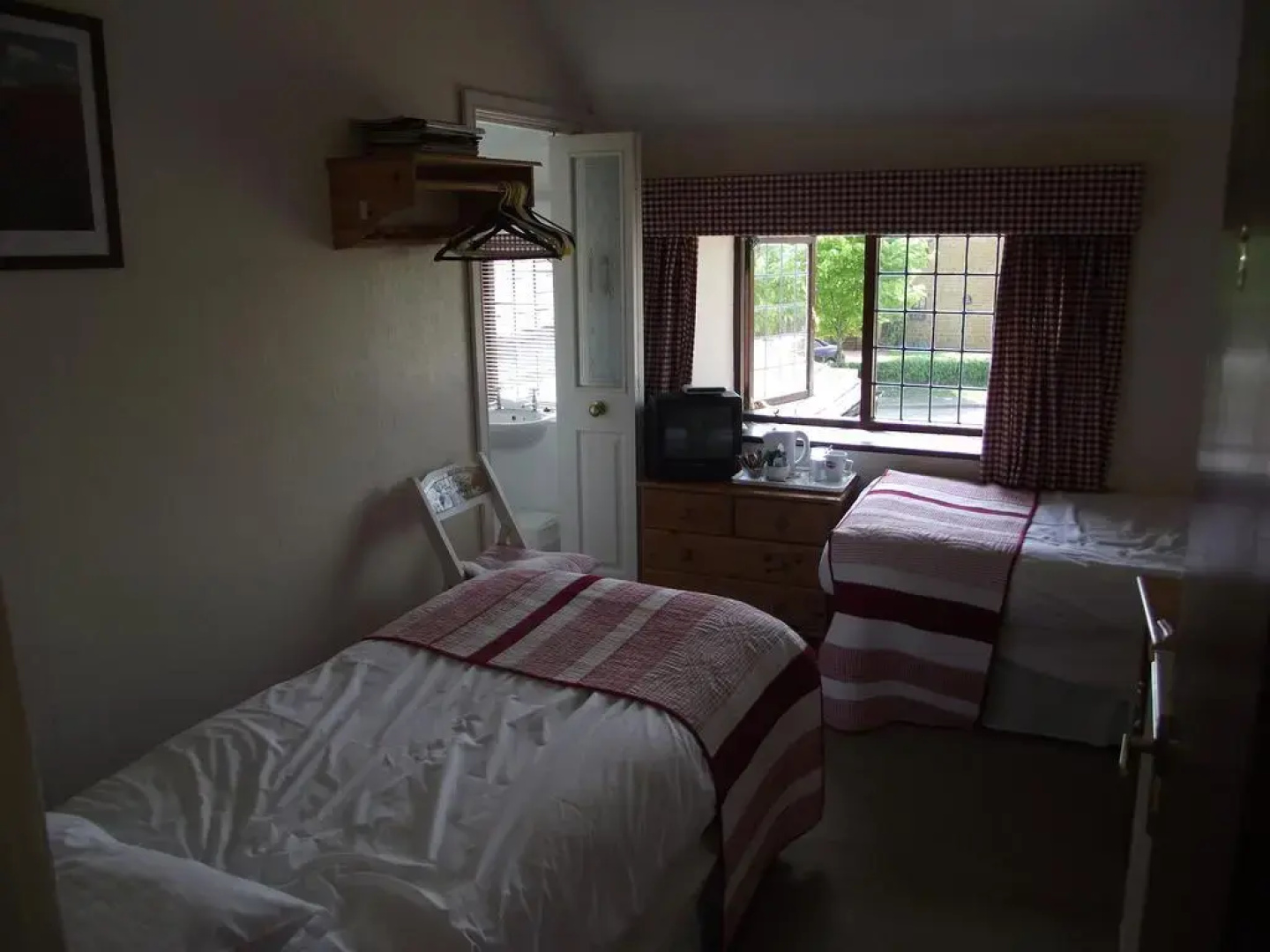 Horse and Groom Hotel