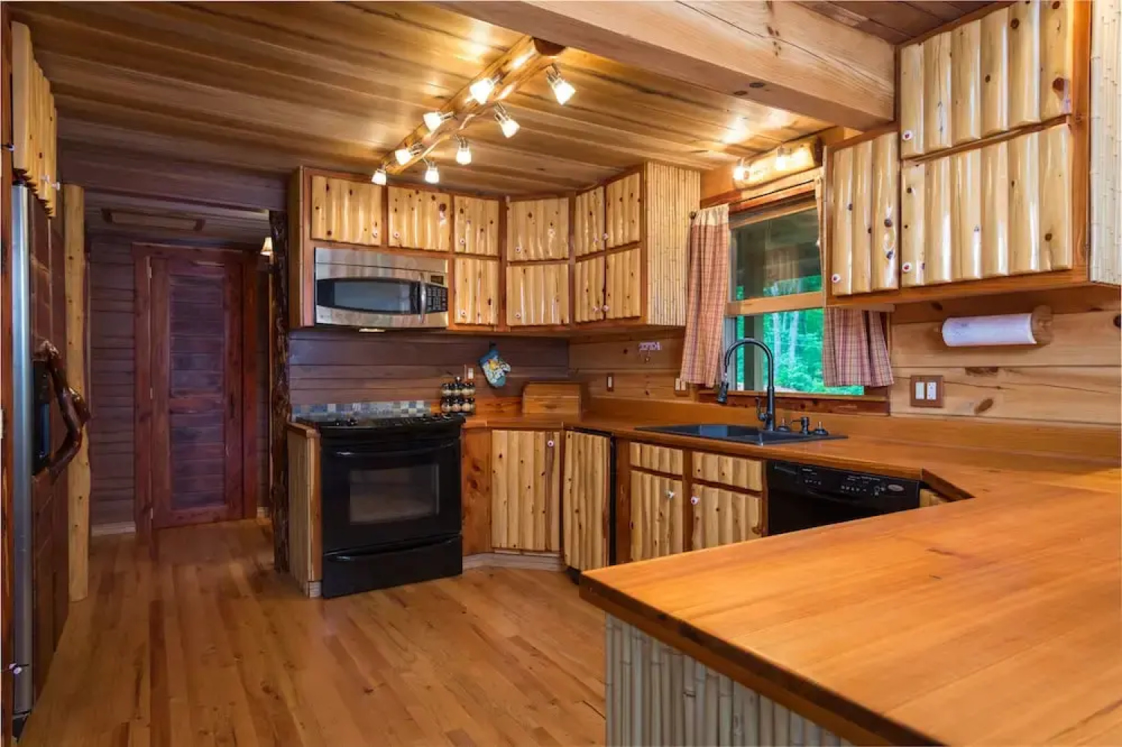A Touch of Luxury Cabin