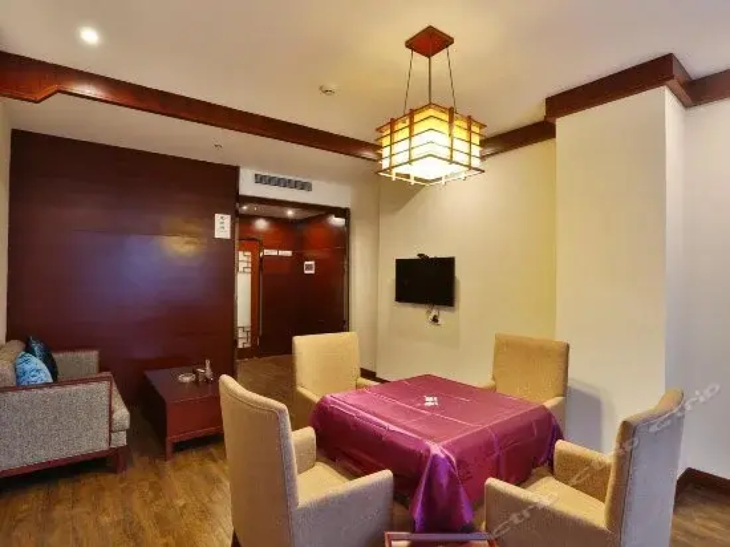 Chengdu Yinchao Hotel
