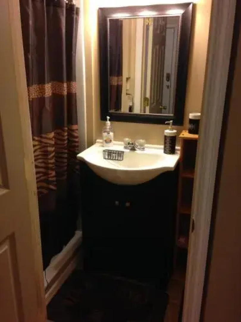 Lewis & Pearl Two-Bedroom Apartment B