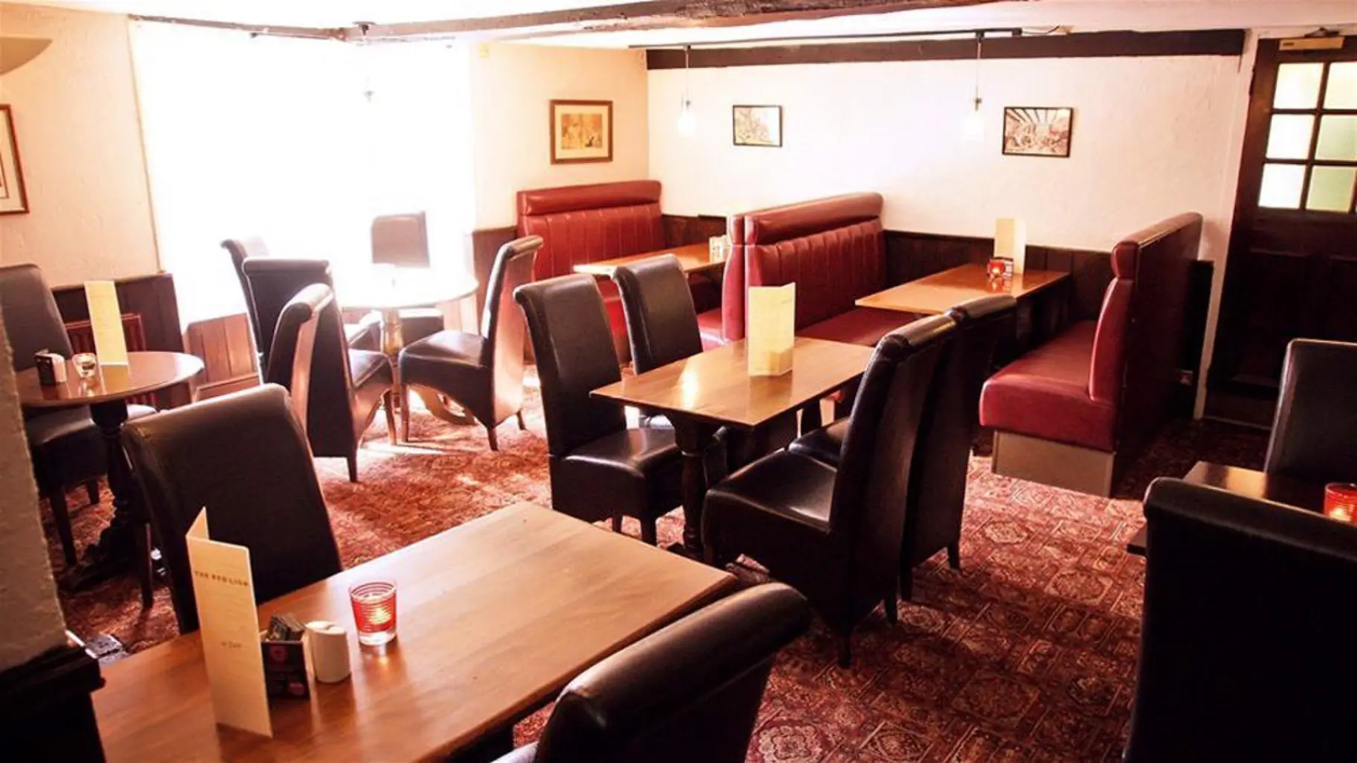 Red Lion & Cellar Room Hotel