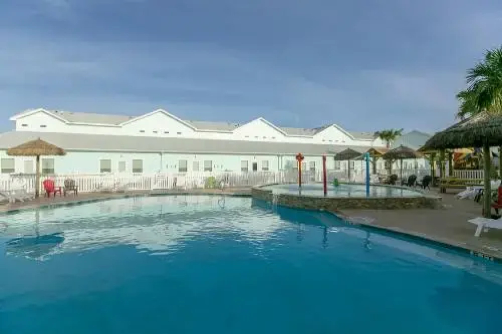 Nemo Cay Resort D146 Poolside by RedAwning