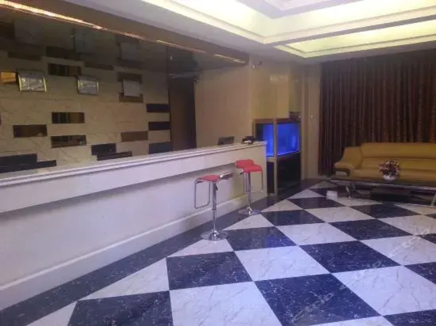 Xinhua Business Hotel