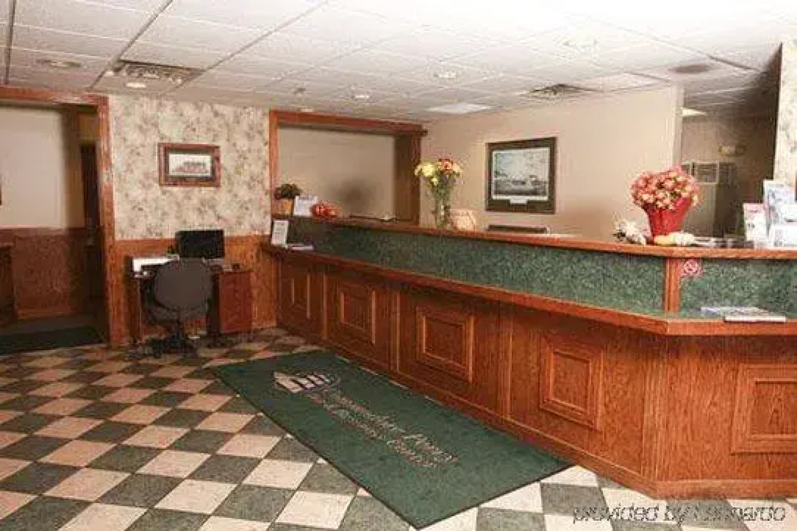 Commodore Perry Inn and Suites