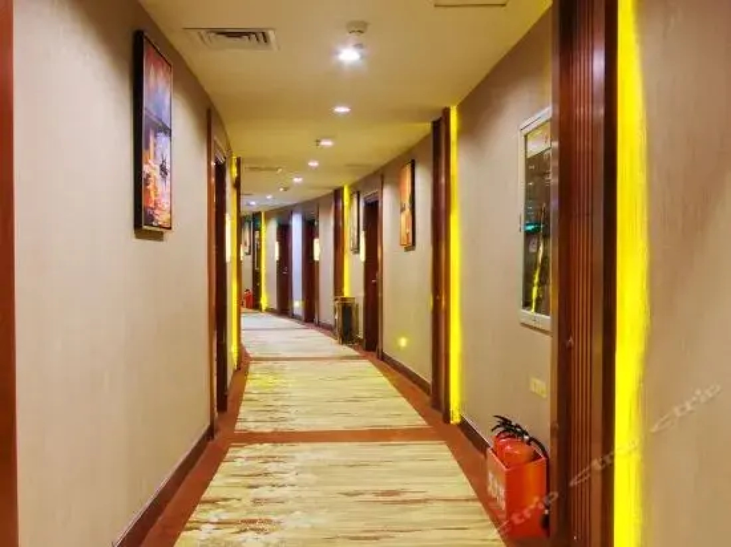 Nanan Shuitou Jinming Hotel