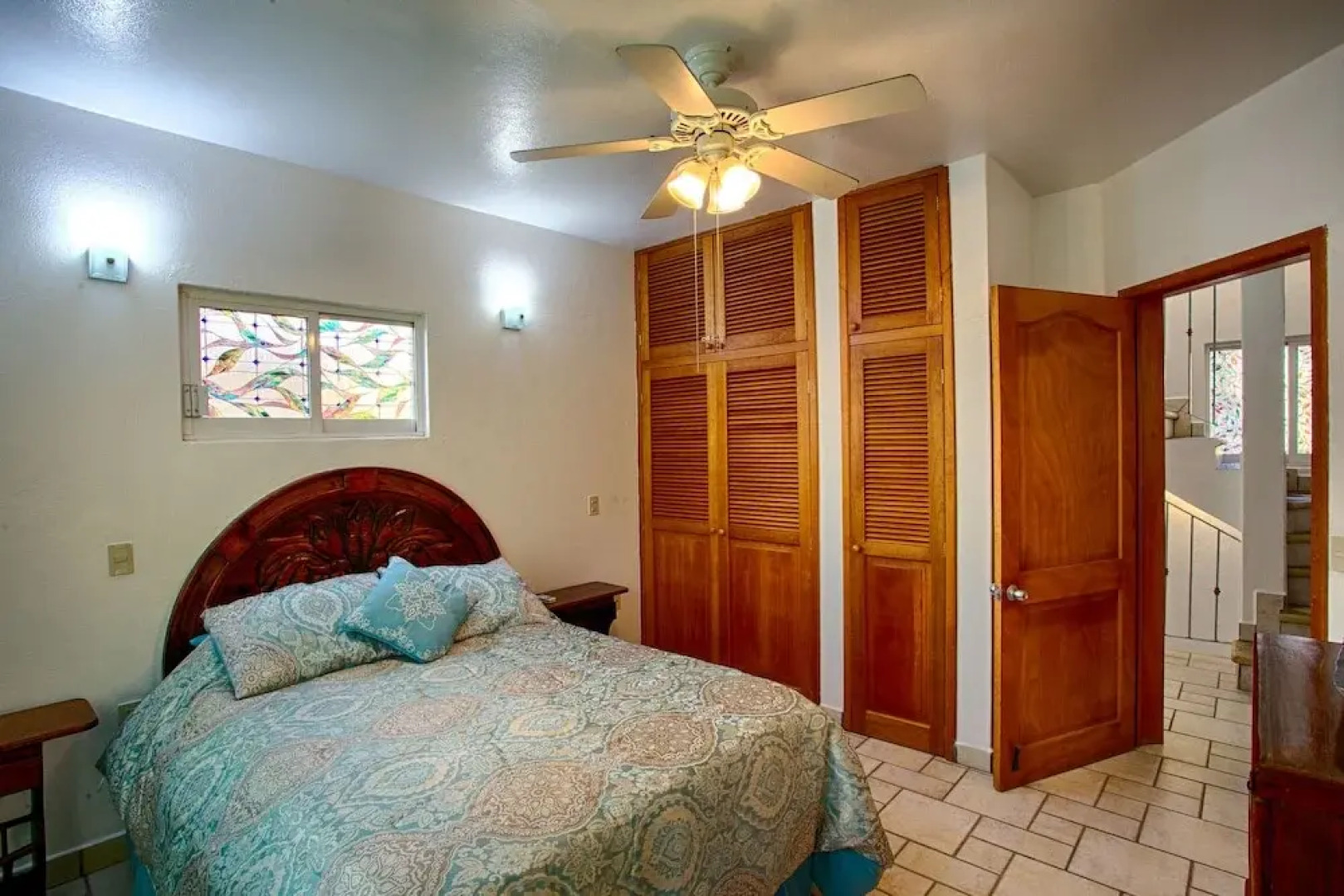 Casa de los Ninos Hotel Room #334413 3 Bedrooms 3 Bathrooms Hotel Room