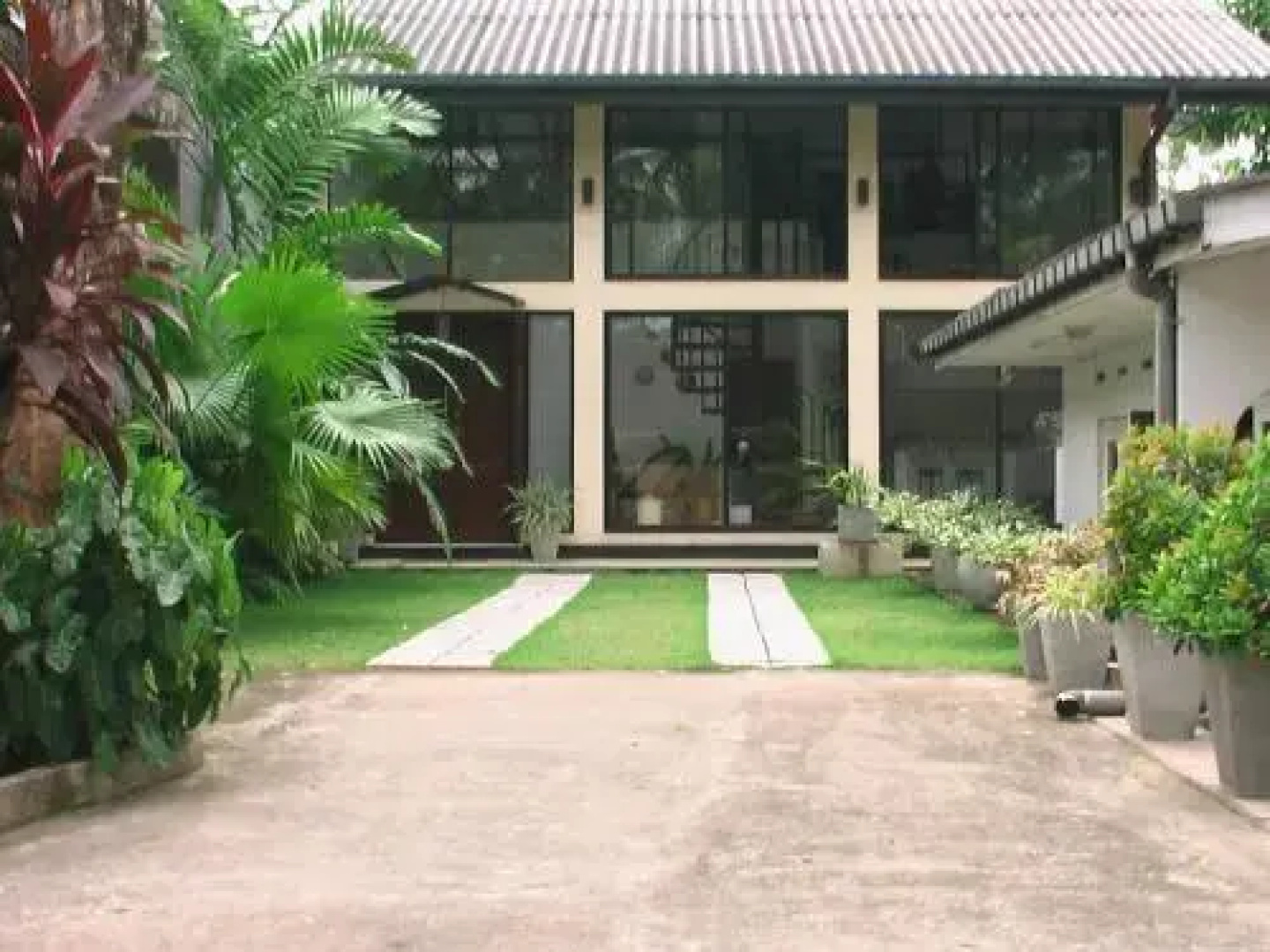 Eco Friendly Beautiful Suite