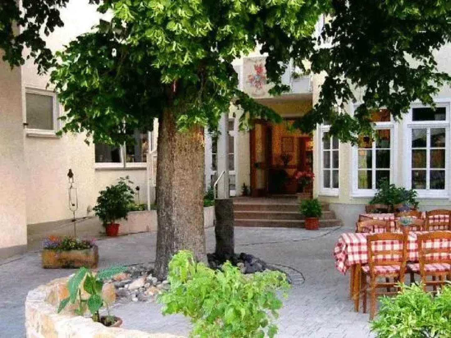 ZUR Schonen Schnitterin Gasthof