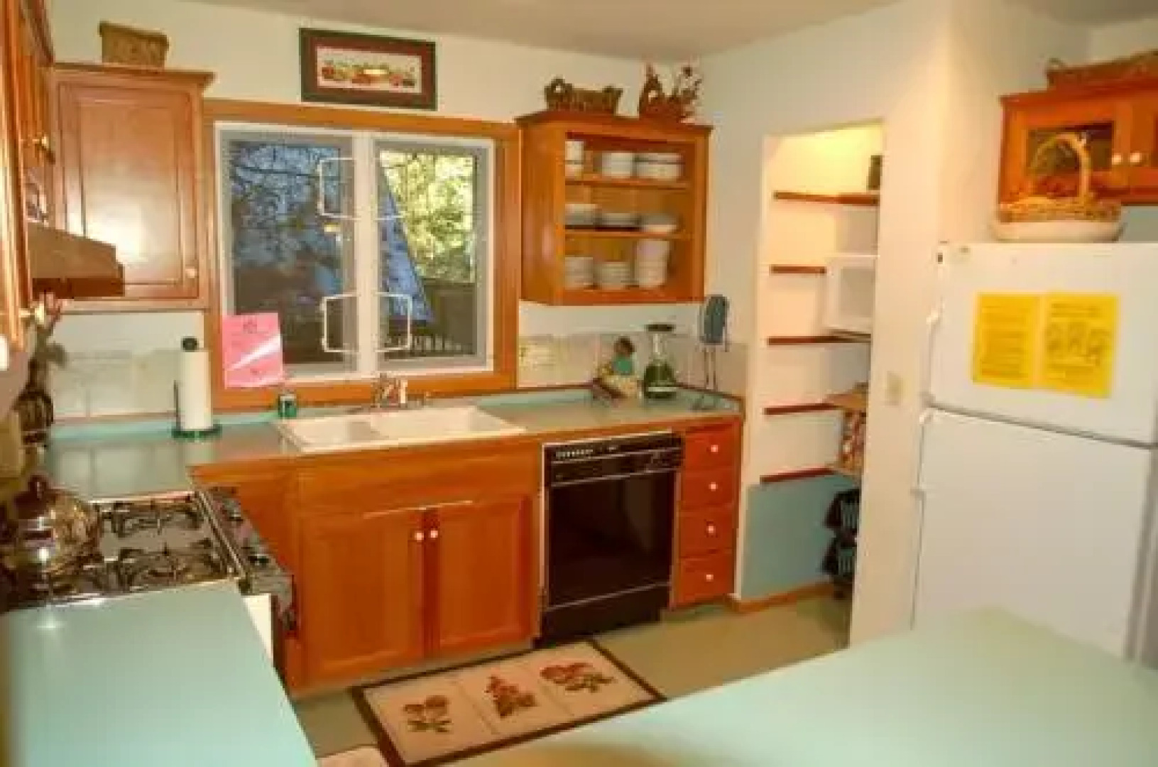 51sl - Ping Pong - Fireplace - D/w - W/d - Sleeps 8 3 Bedroom Home by RedAwning