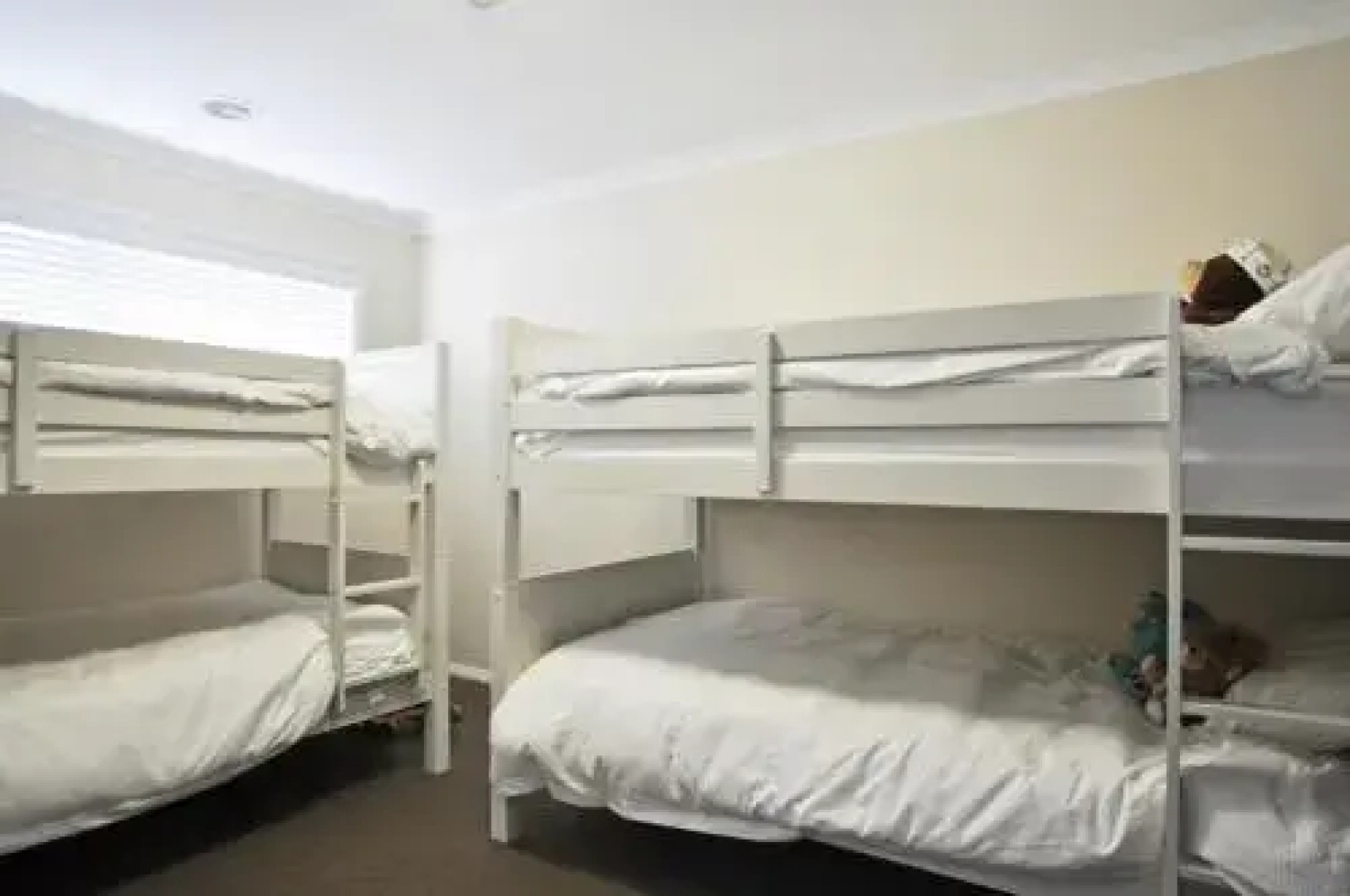 Poolside Oasis - Free Wifi