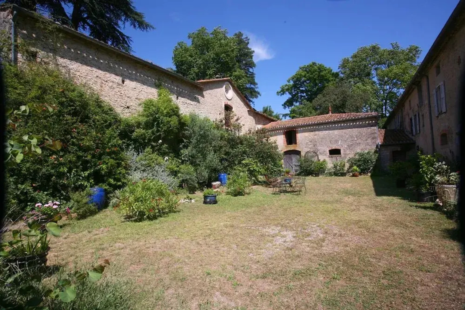 Villelongue Côté Jardin
