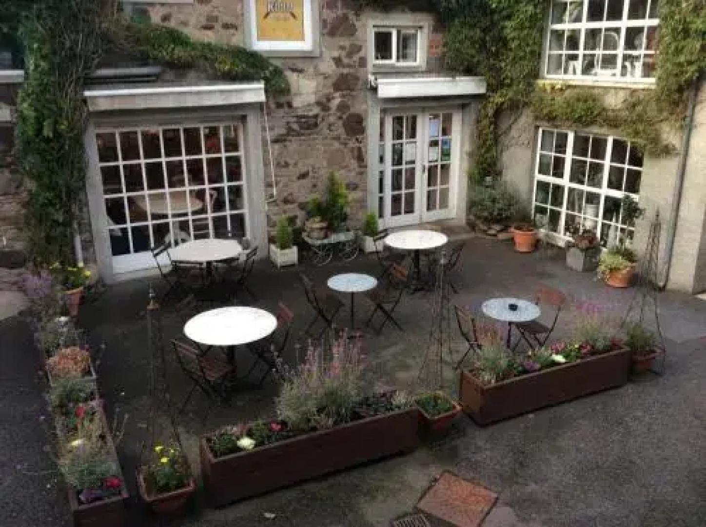Comber Courtyard Apartment