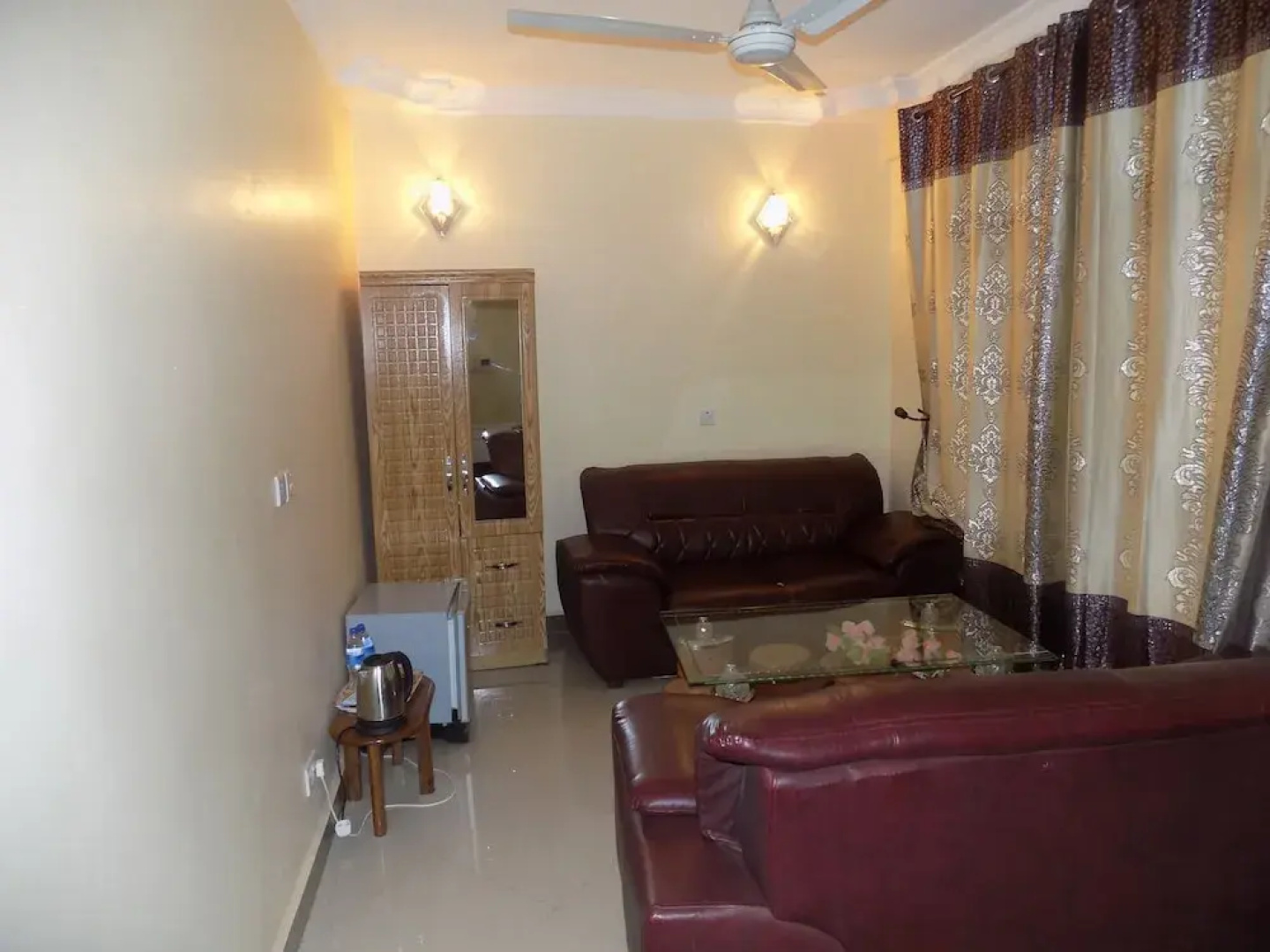 Machare British Hotel