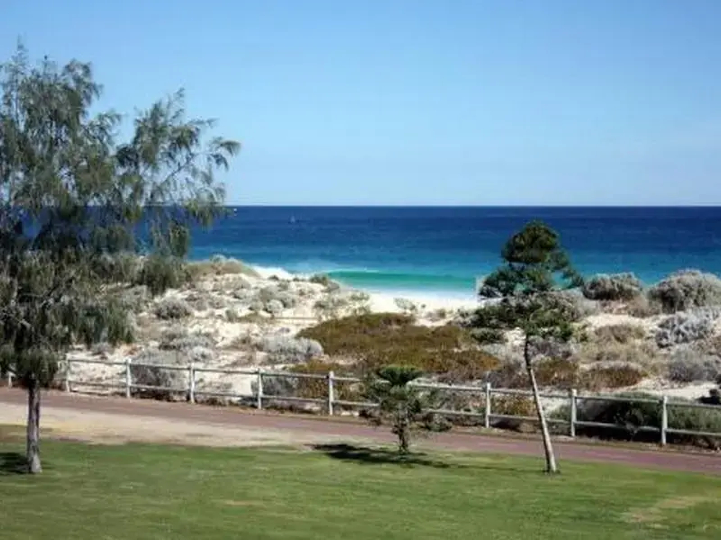 Scarborough Beach Front Resort - Shell Four