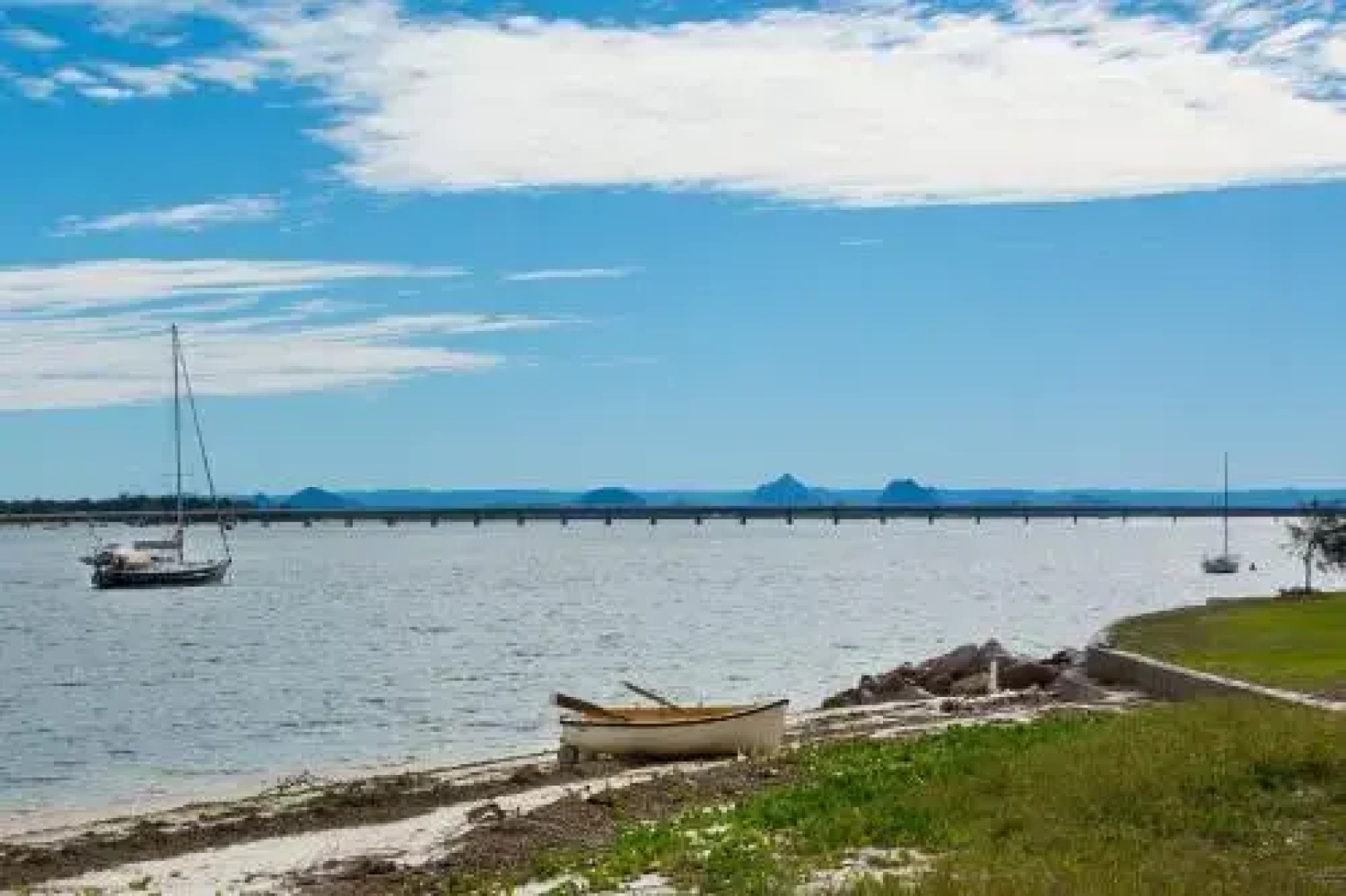 Spectacular Unit Overlooking Pumicestone Passage - Welsby Pde, Bongaree