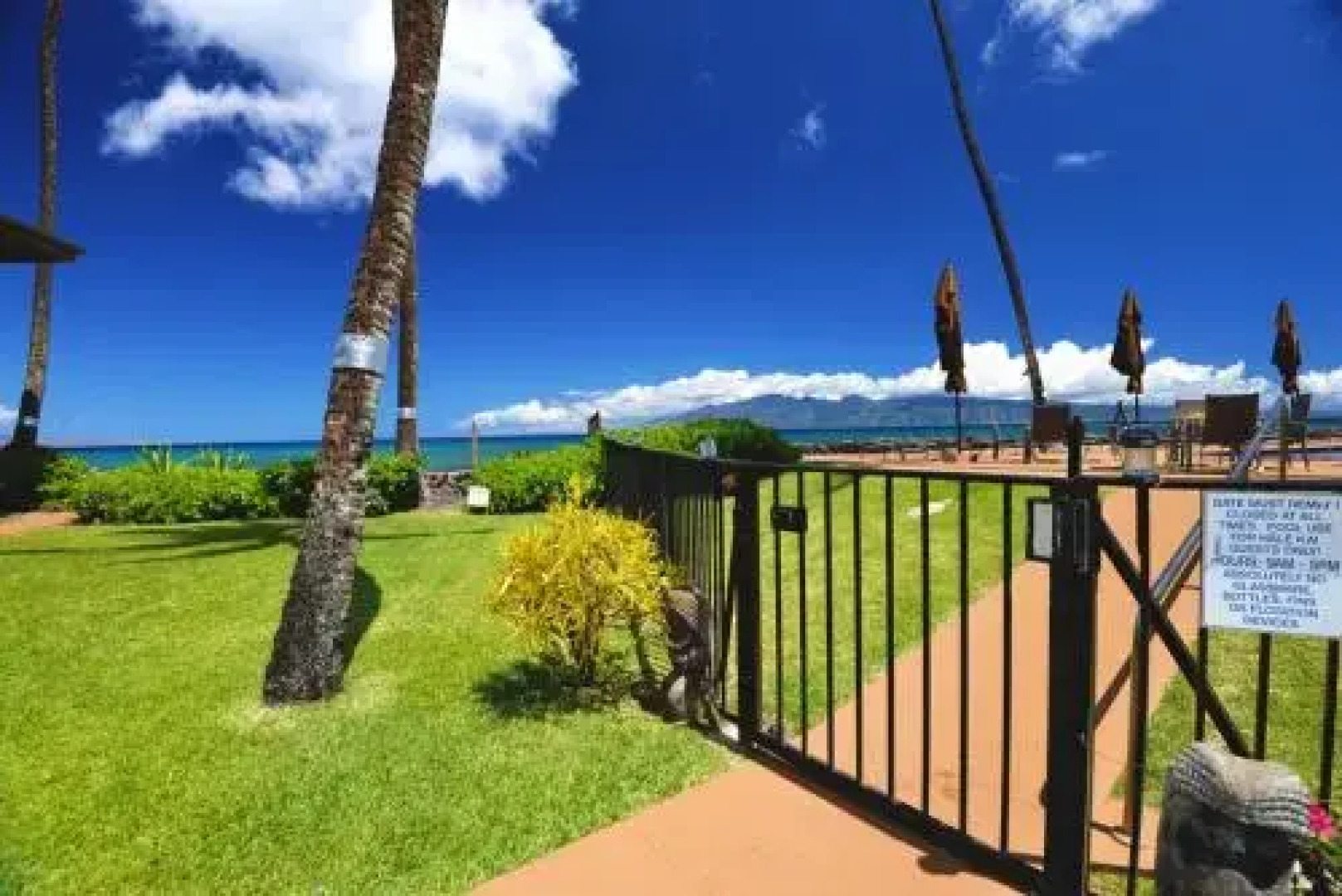 Hale Kai 204 by RedAwning