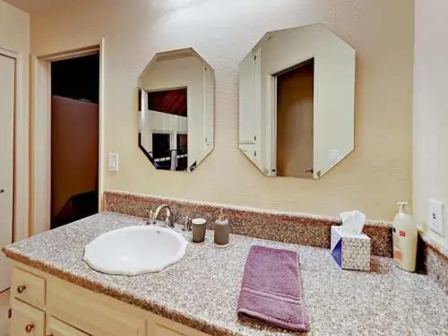 27509 West Shore Road Home