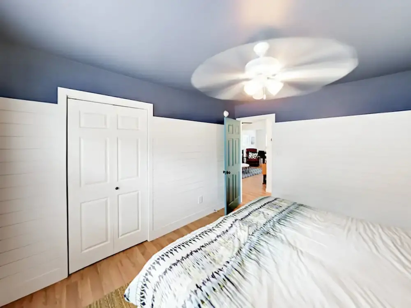 Lakefront Haven - 3 Br Home