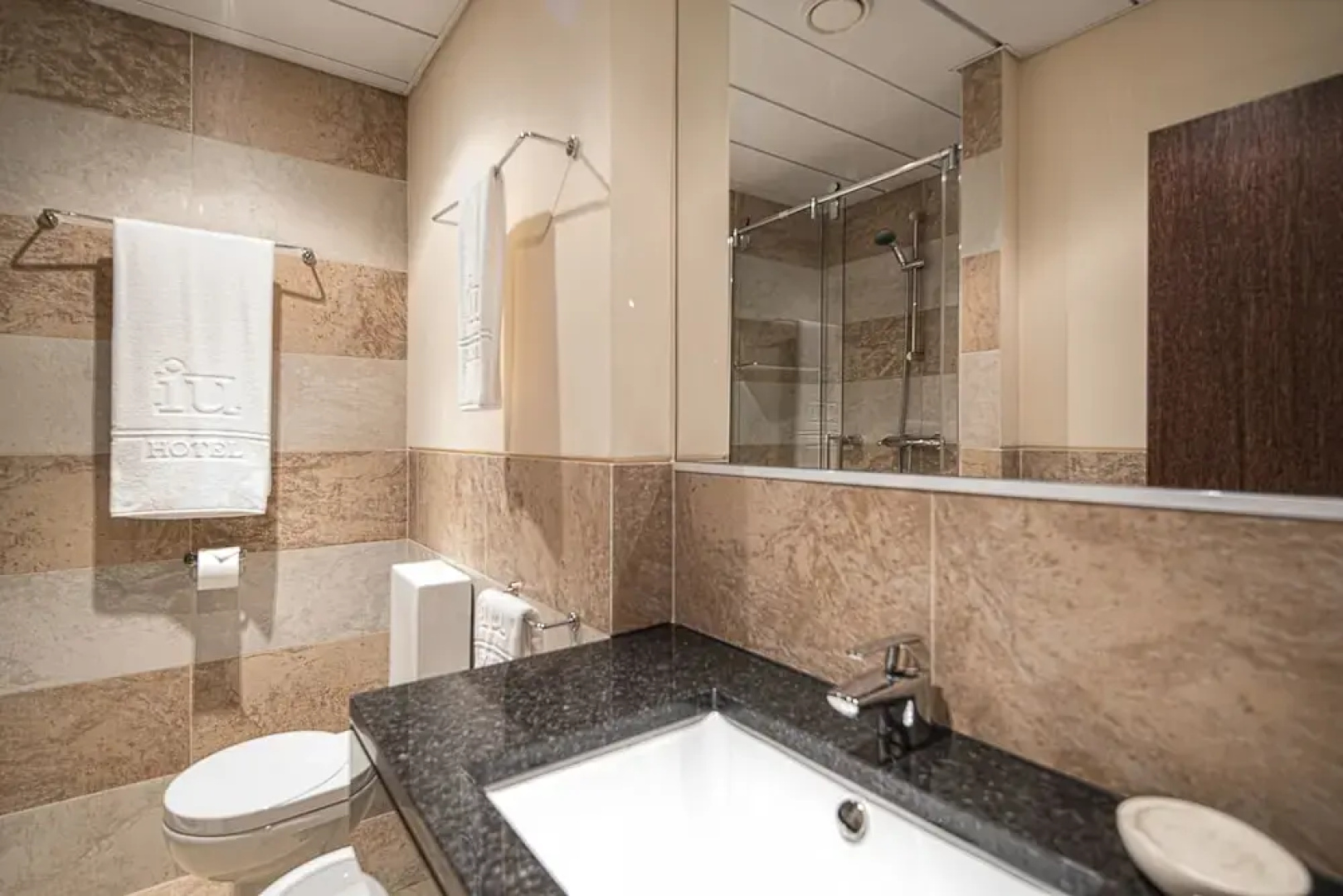 iu Hotel Kuíto