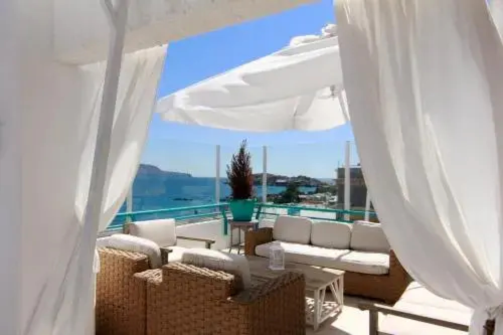 Hotel Rocas de Bahía