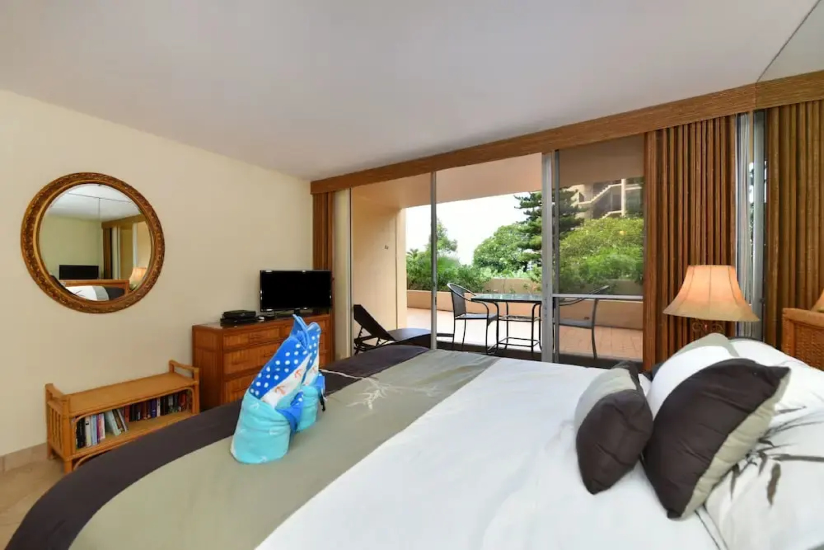 Royal Kahana 104 by RedAwning