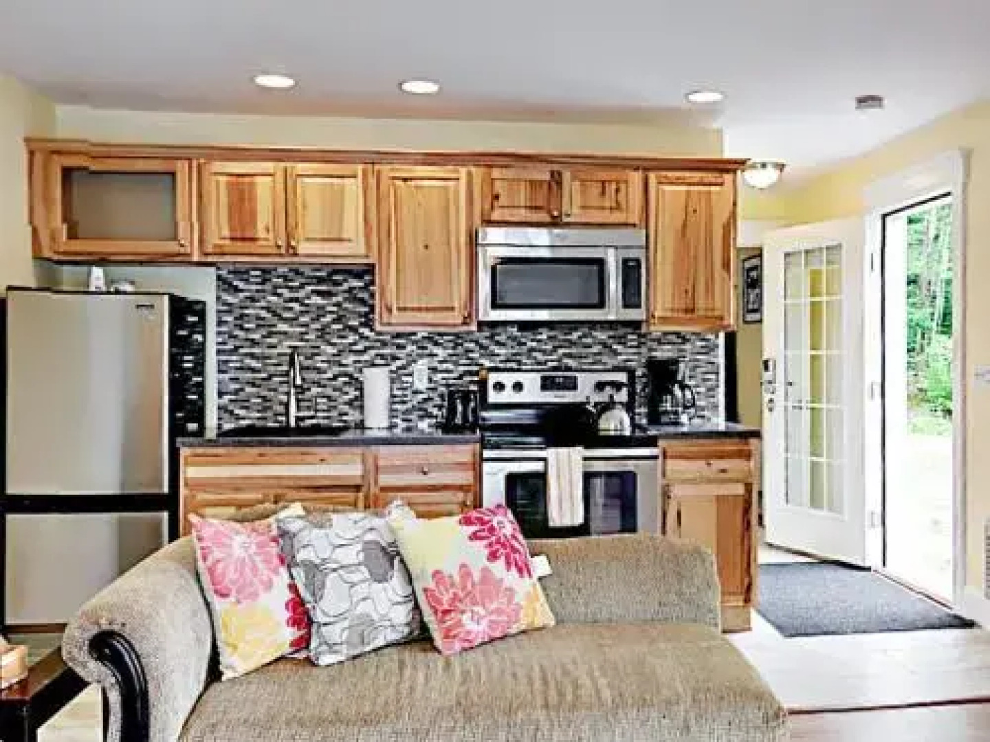 306 Eddy Rd Condo Unit 702A - 1 Br condo by RedAwning