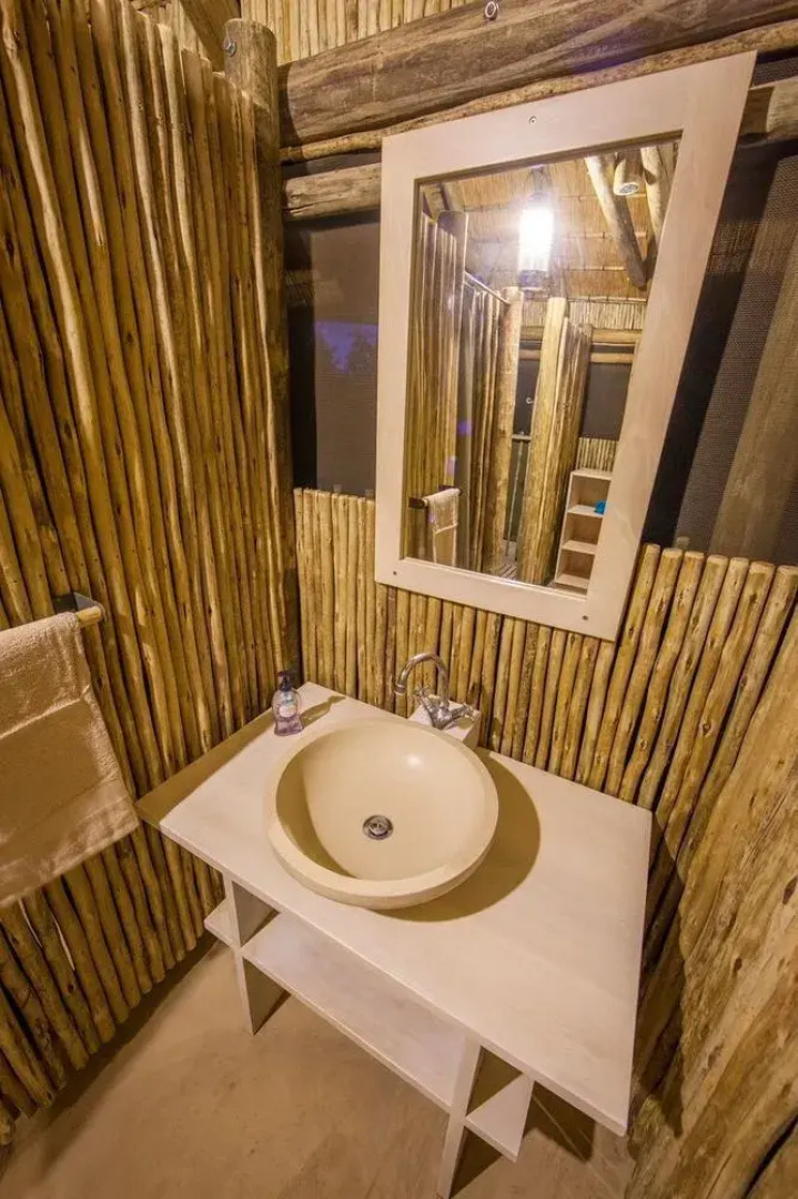 Bateleur Safari Camp