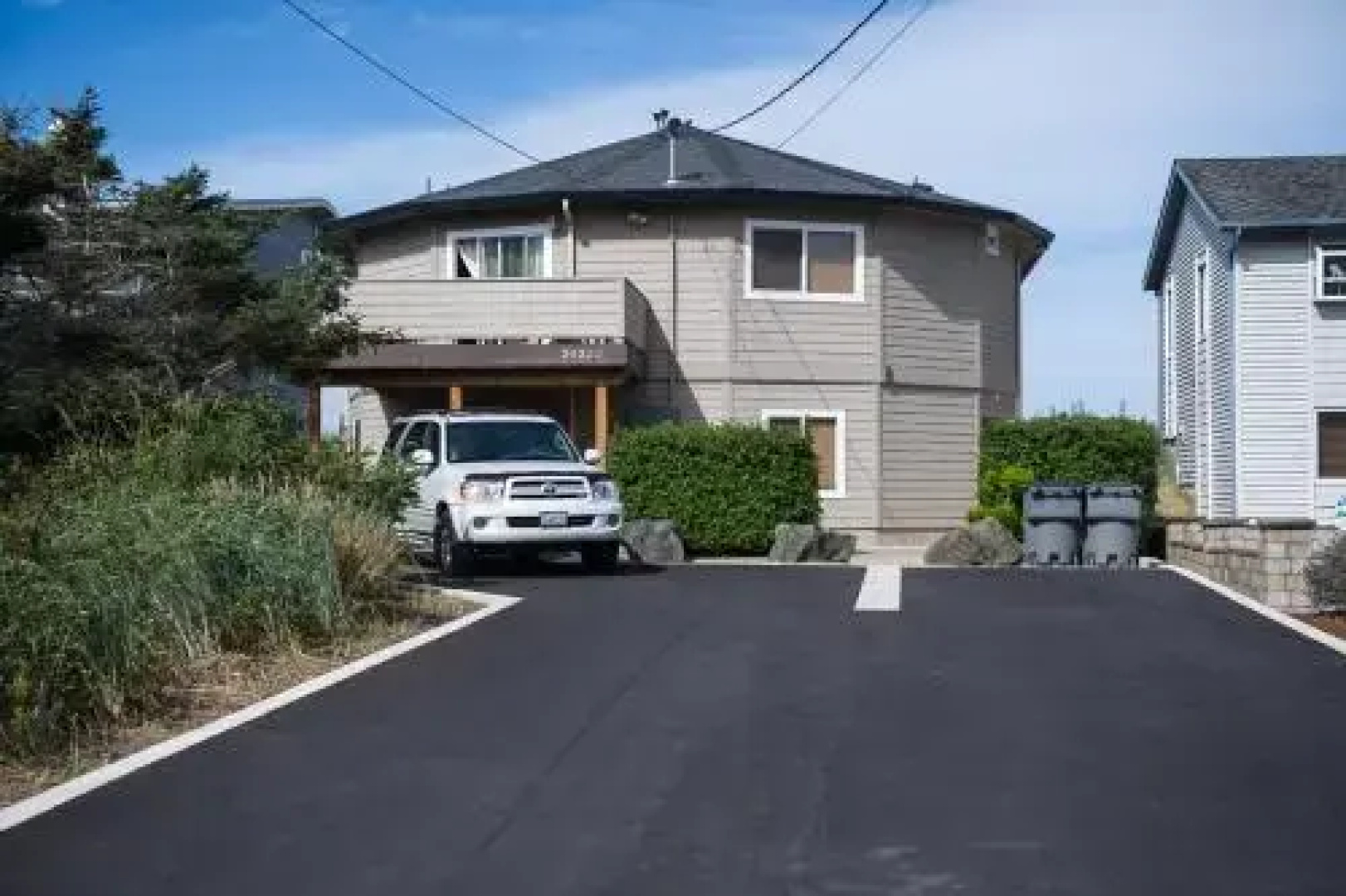 Sand Dune 3 Br cottage by RedAwning