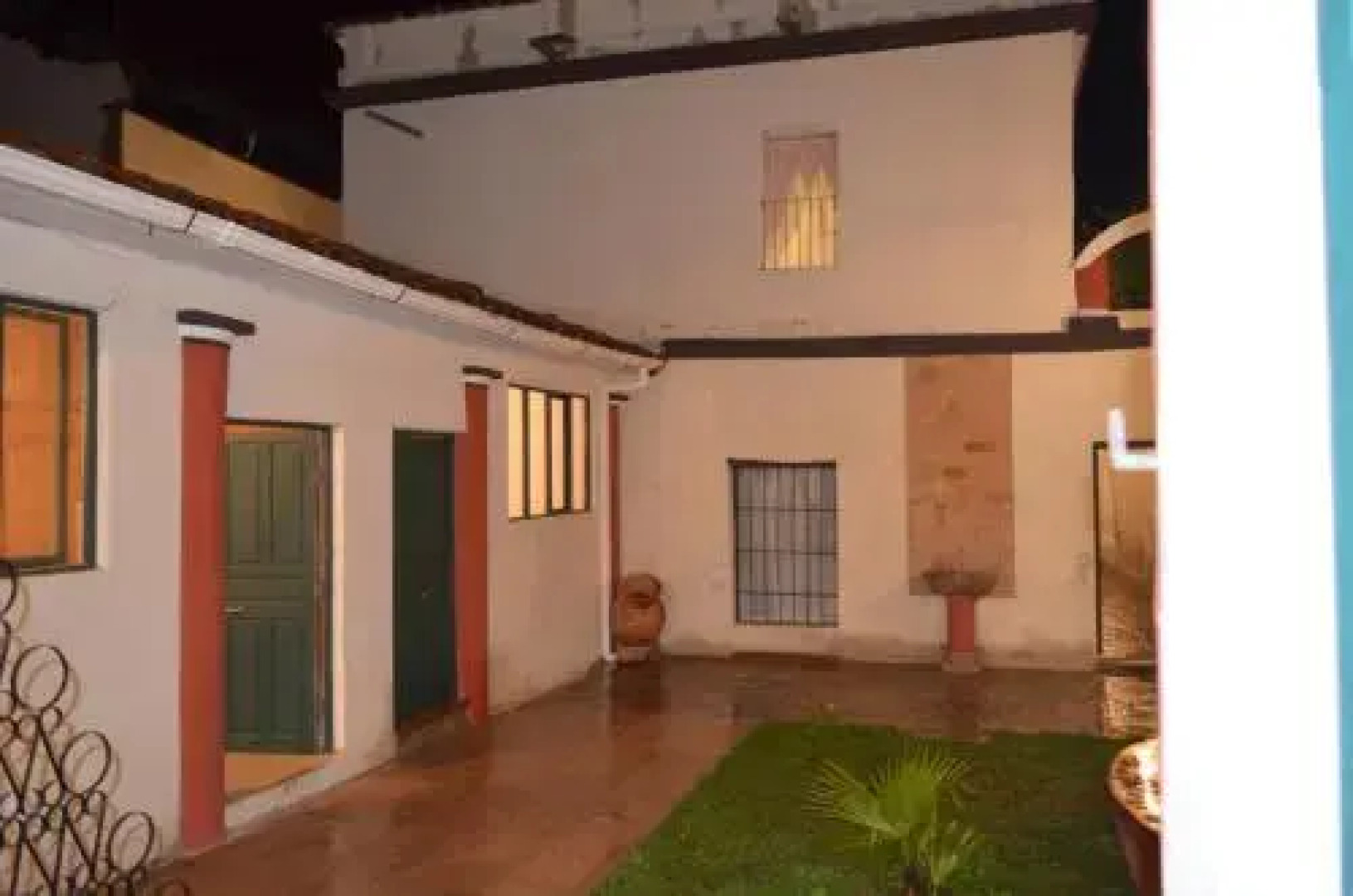 Casa Solariega Hostal B&B