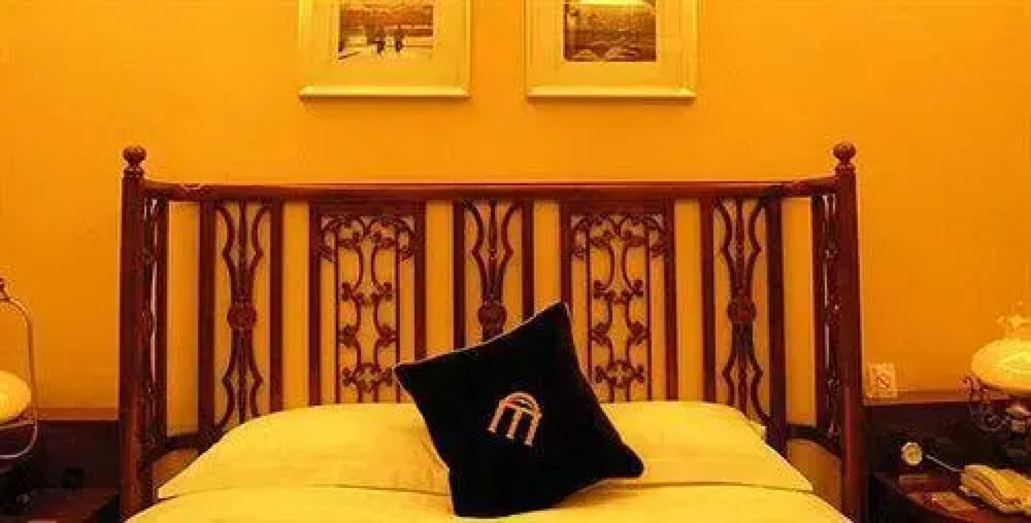 La Mansion by OYO Rooms