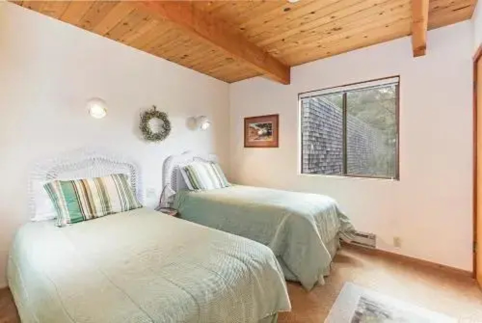 Four Seasons - Three Bedroom Loft Home