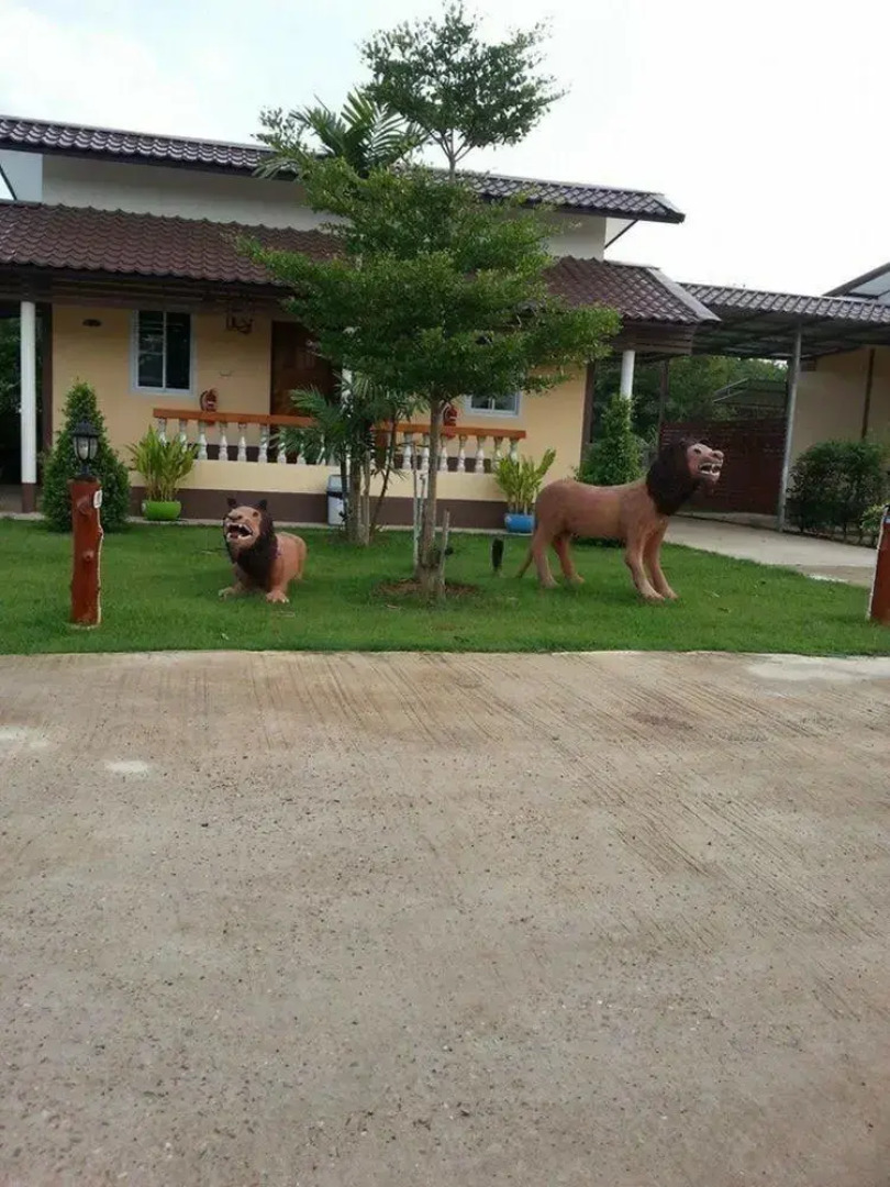 Tong111 Rattaburi Hotel