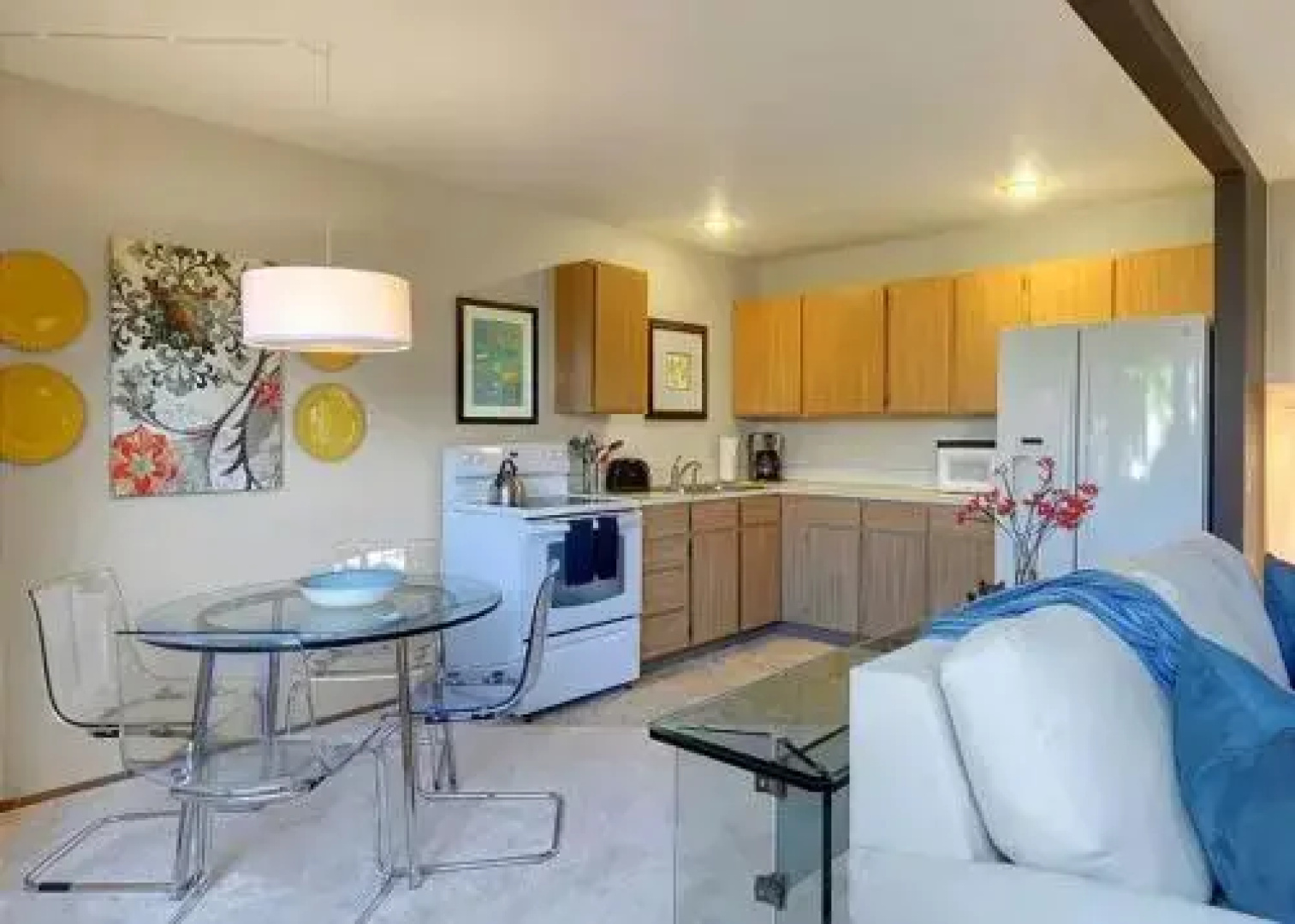 Phinney Suites Retreat - Two Bedroom Townhome with Fireplace