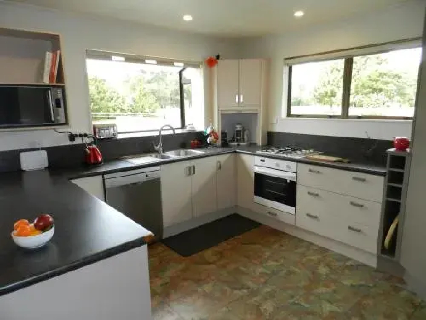 Fairway View Apartment - Motueka & Studio @14