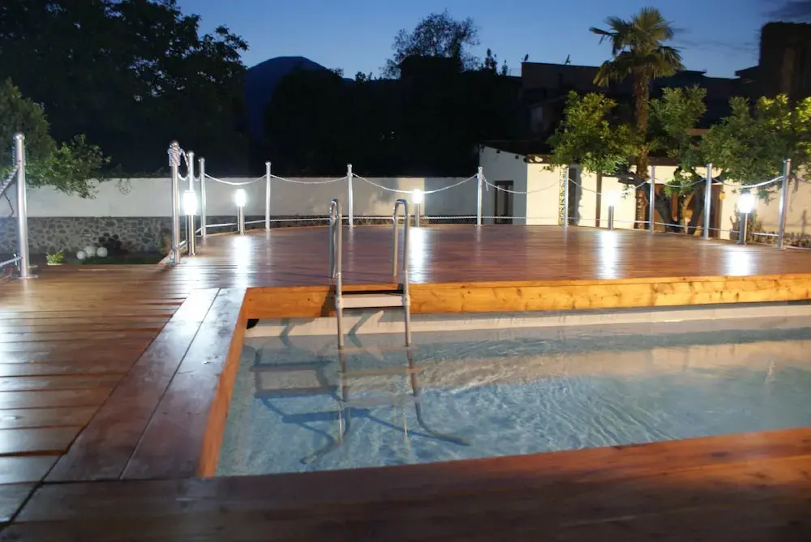 Terrazza sul Vesuvio con piscina