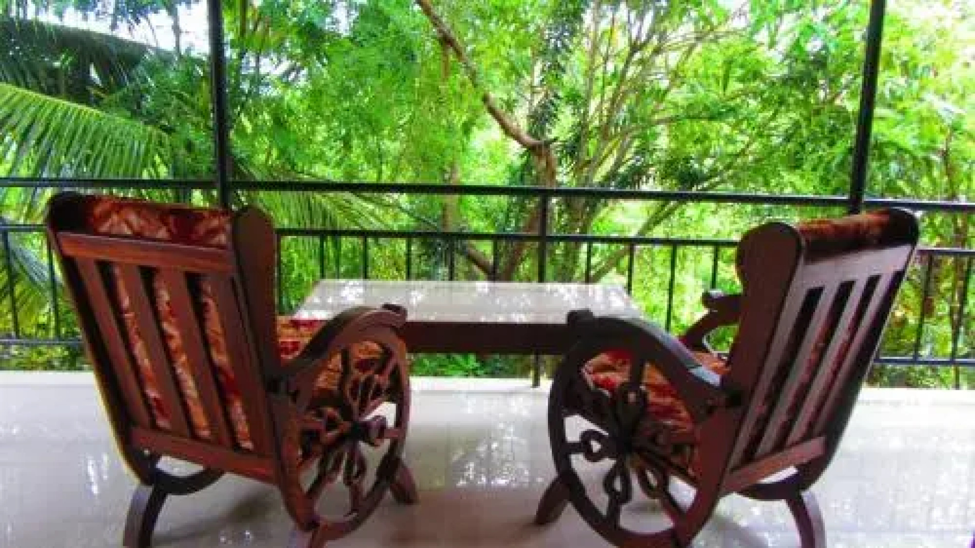 Thira Home Stay