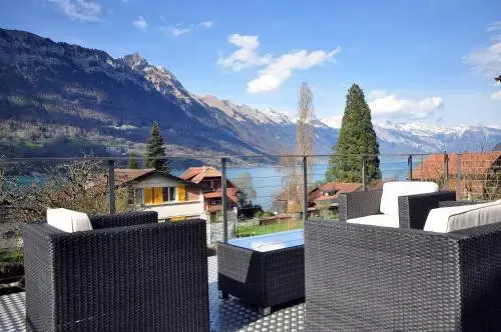 Lake View Chalet
